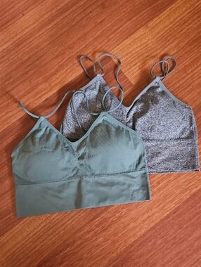 DANSKIN Bralette Bundle Ribbed Green & Grey Removable Pads, Medium LIKE NEW!